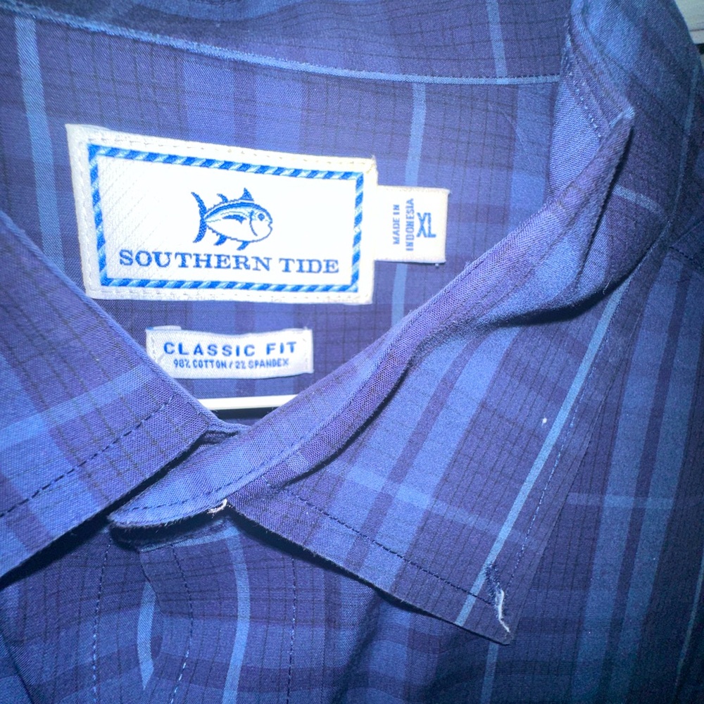 Southern Tide classic fit long sleeve button down. Blue plaid